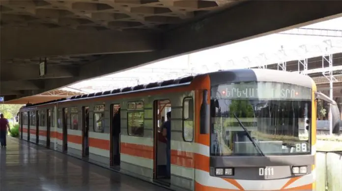 Metro resumes operations after fake bomb threat